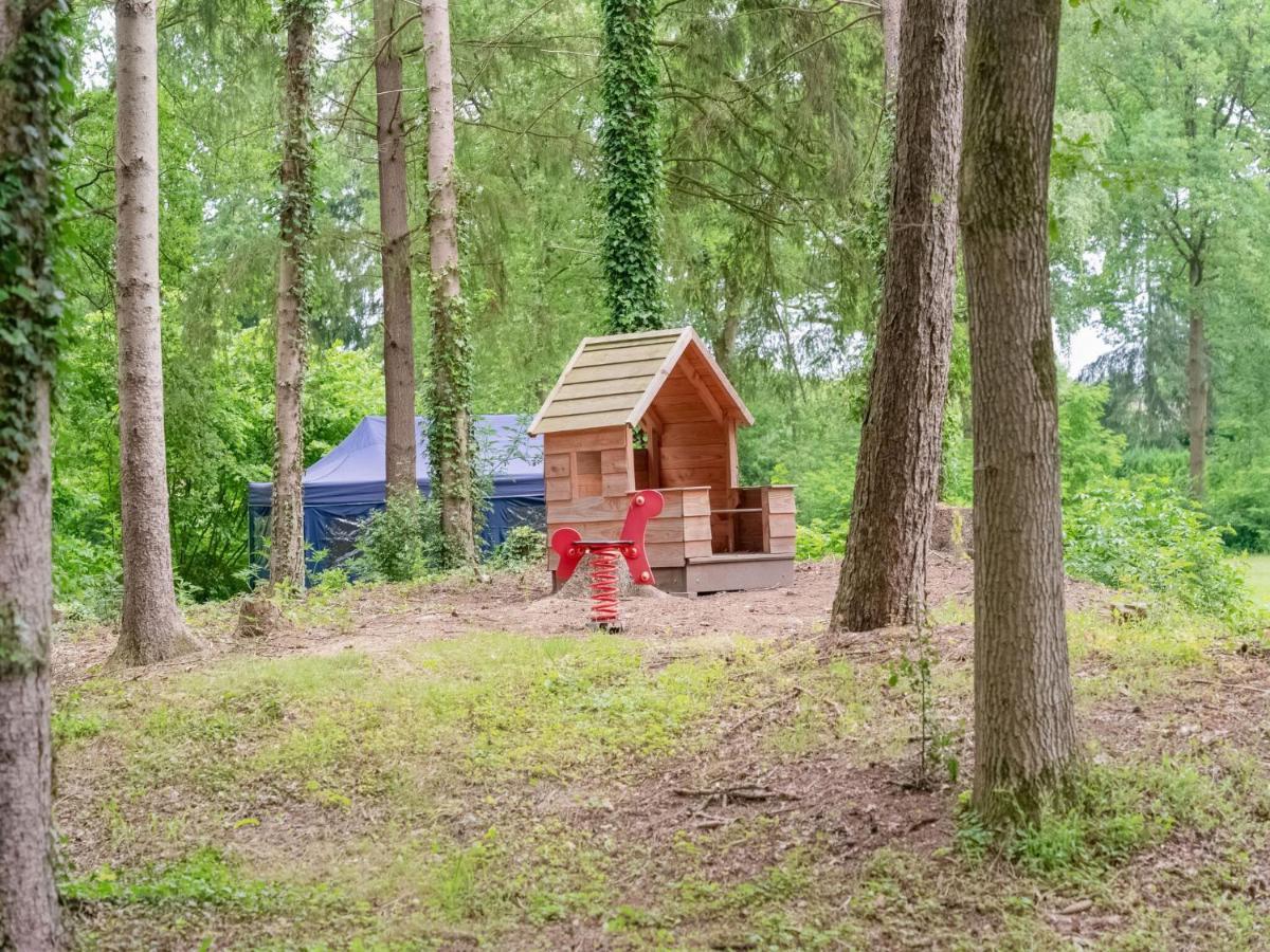 Beautiful Chalet In The Woods With A Shared Pool Vledder Экстерьер фото